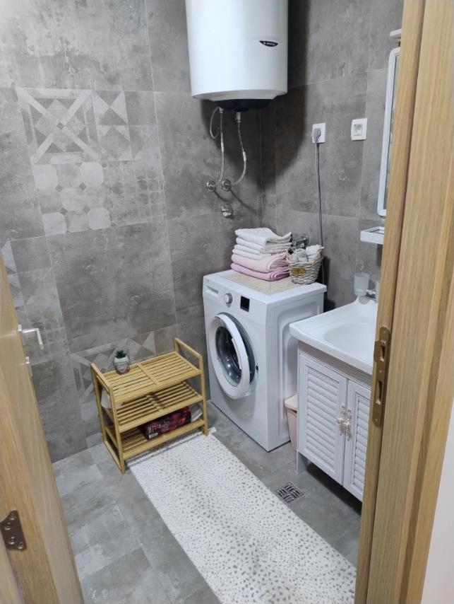 Lovely Apartment - Ljupki Stan بودغوريتْسا المظهر الخارجي الصورة